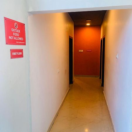 Hotel Aditya Palace Guwahati Exteriör bild